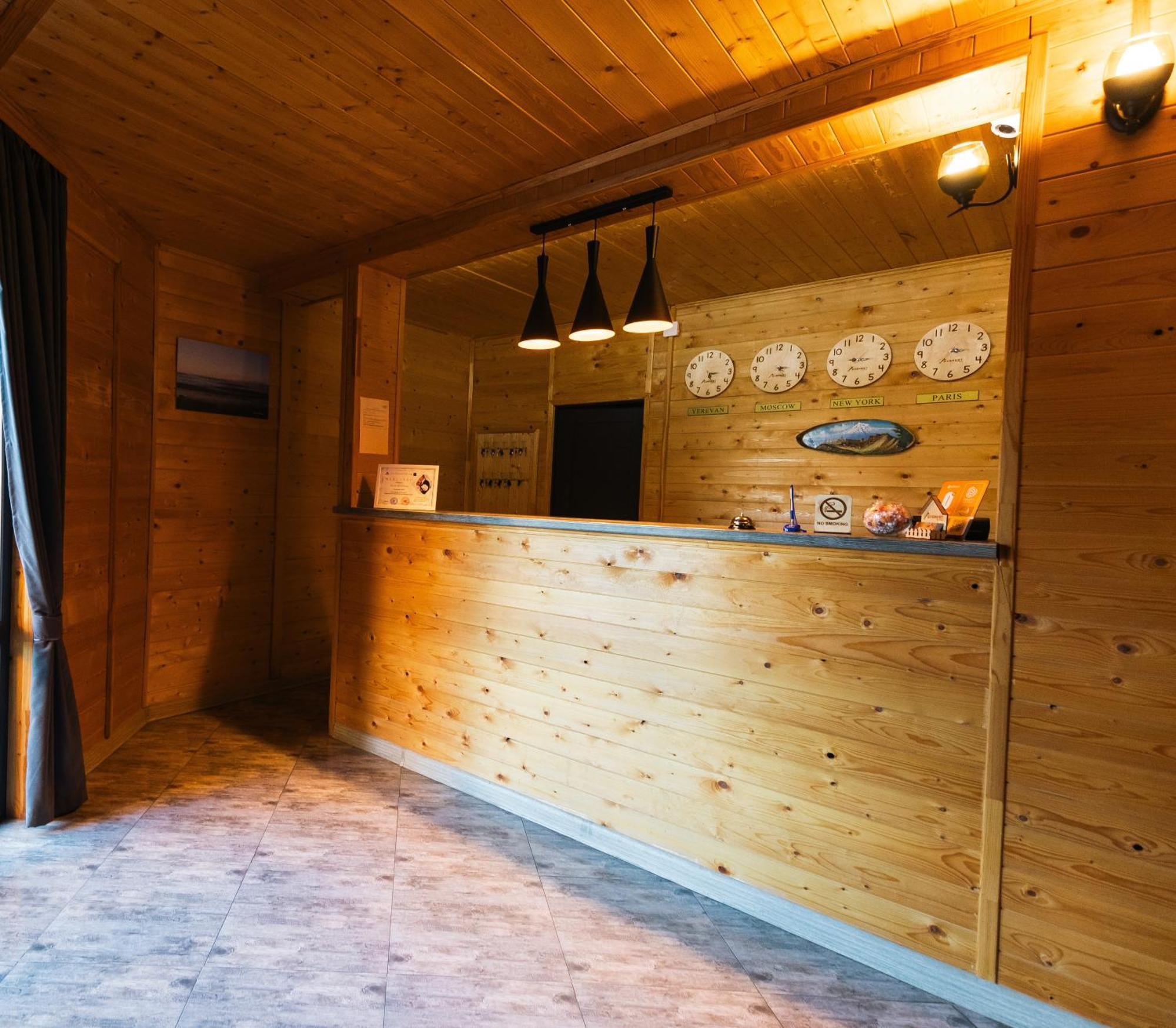 Everest Rest House تساجكادزور المظهر الخارجي الصورة