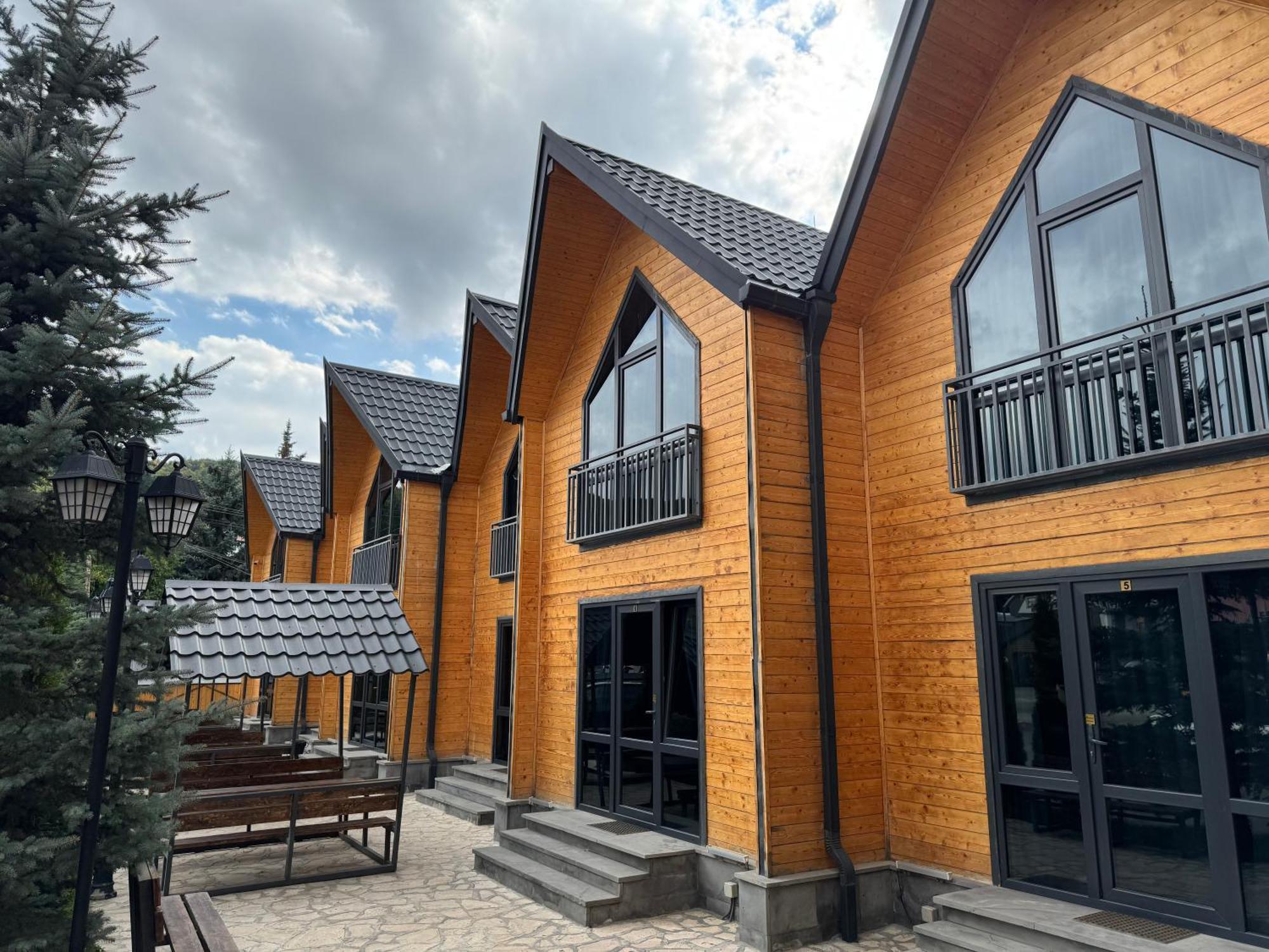 Everest Rest House تساجكادزور المظهر الخارجي الصورة