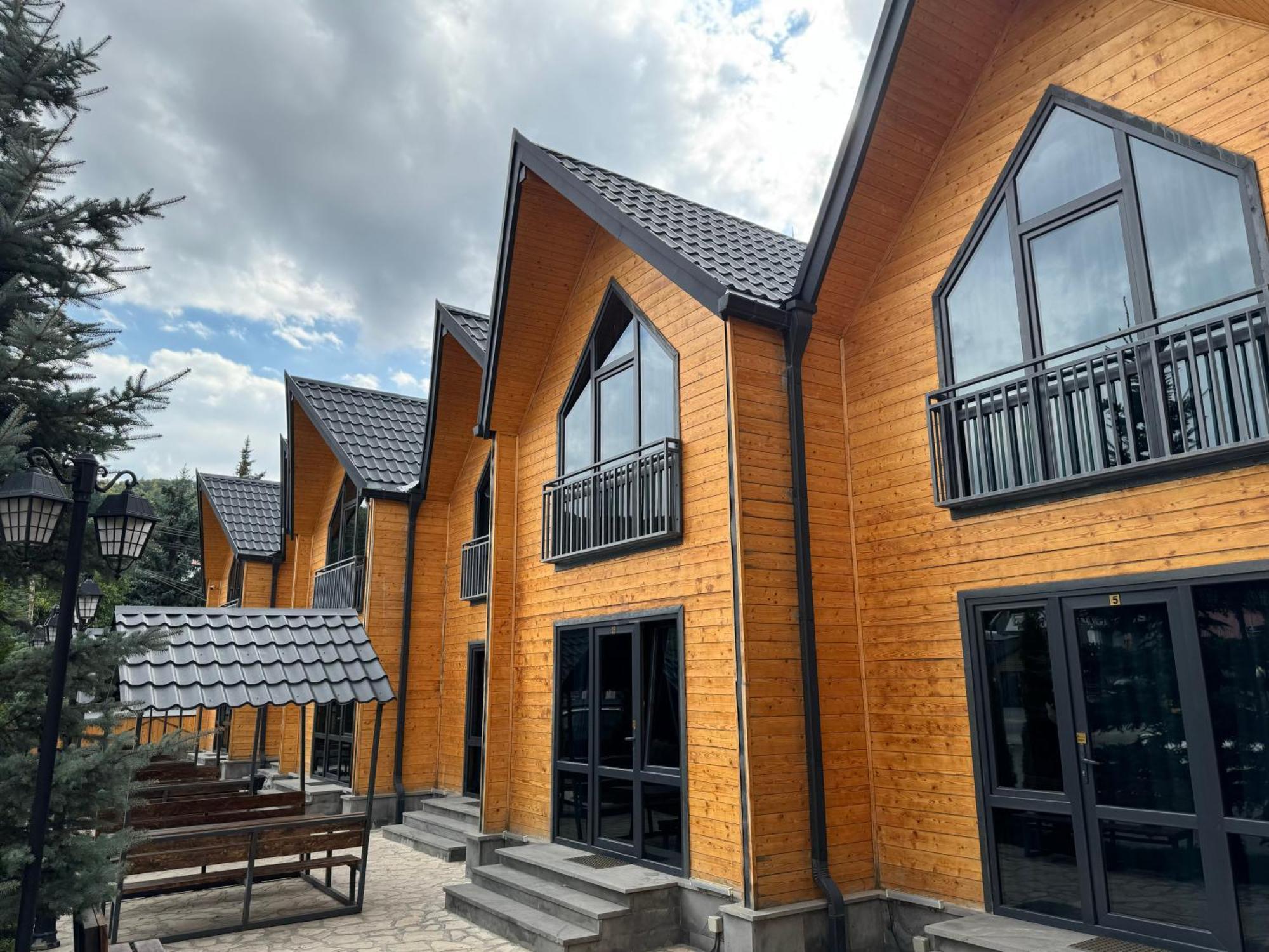 Everest Rest House تساجكادزور المظهر الخارجي الصورة